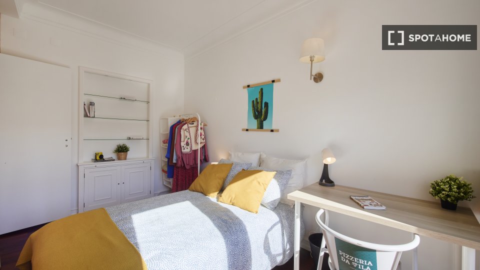 Double room Lisbon, 5 beds — photo 14
