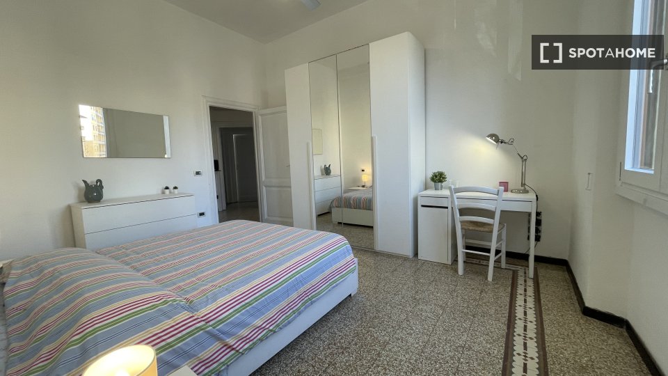 Double room Florence, 4 beds, 90m² — photo 4