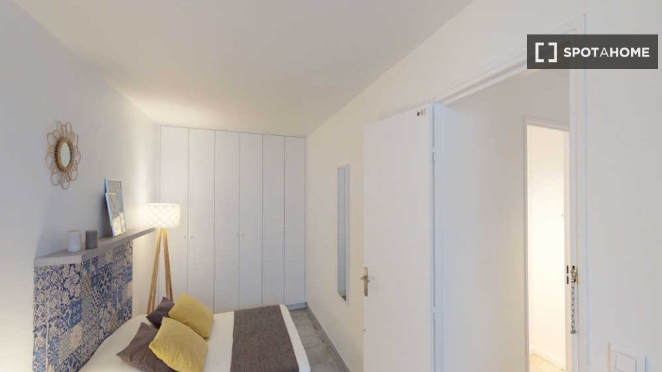 Double room Paris, 5 beds, 140m² — photo 5