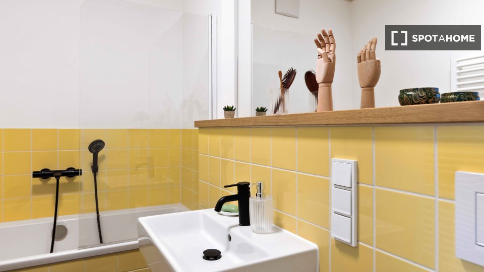 Double room Munich, 4 beds, 97m² — photo 12