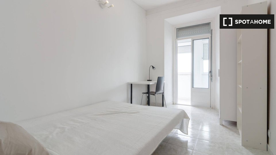 Double room Lisbon, 9 beds — photo 3