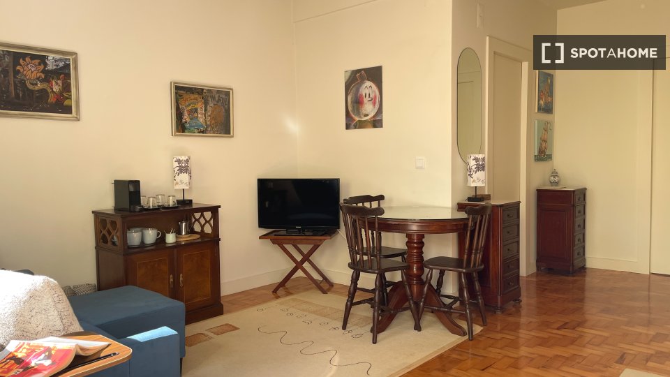 Apartment Lisbon, 1 bed — photo 14