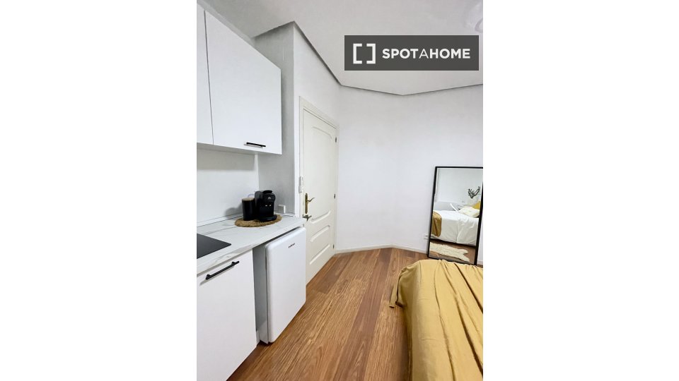 Double room Madrid, 6 beds — photo 108