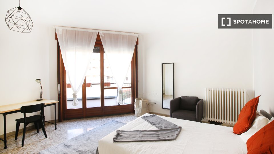 Double room Milan, 3 beds, 80m² — photo 1