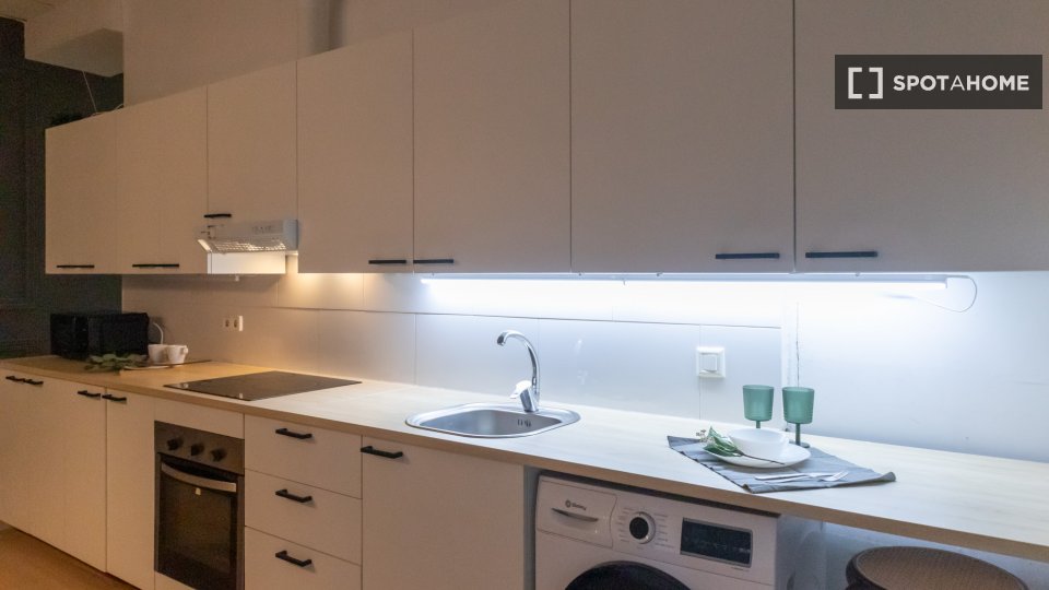 Double room Madrid, 7 beds, 160m² — photo 54