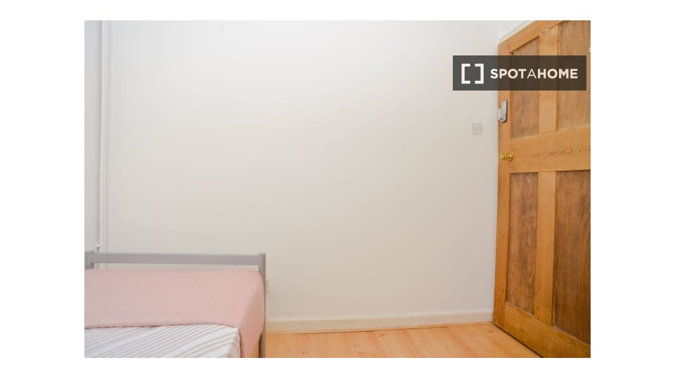 Double room London, 4 beds — photo 2