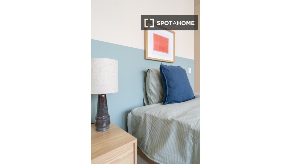 Double room Madrid, 5 beds — photo 4