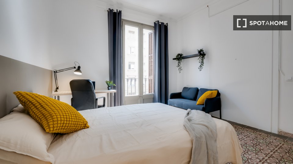 Double room Barcelona, 6 beds, 100m² — photo 1