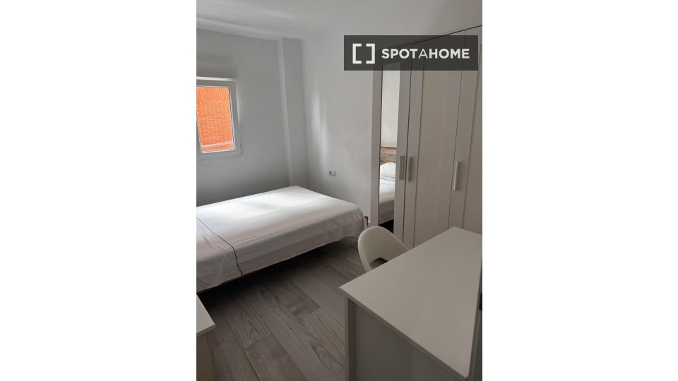 Double room Malaga, 5 beds, 125m² — photo 9