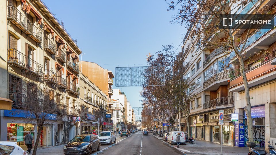 Double room Madrid, 5 beds, 102m² — photo 7