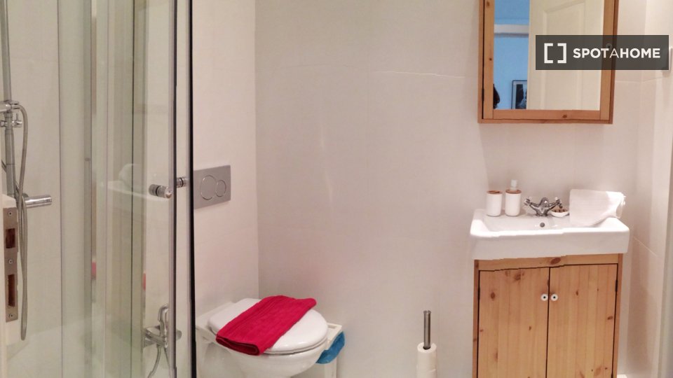 Apartment Lisbon, 1 bed — photo 17