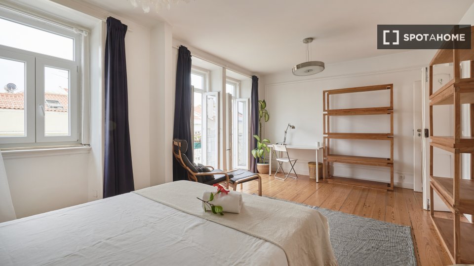 Double room Lisbon, 3 beds, 150m² — photo 38