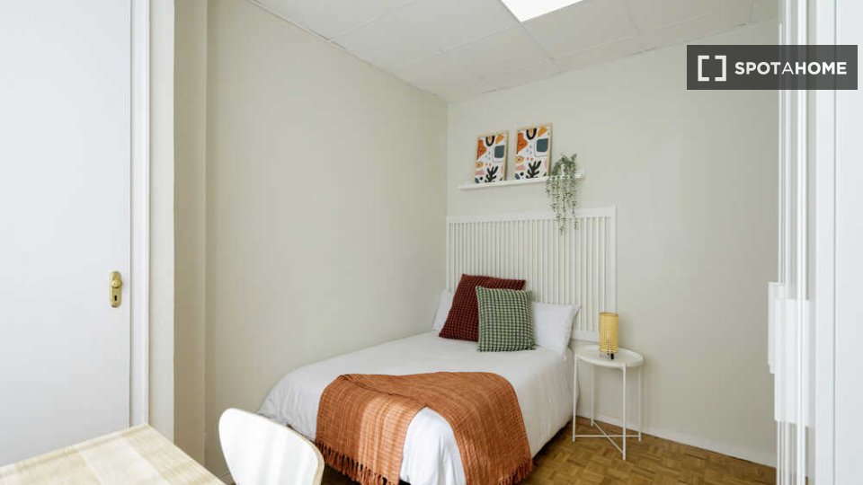 Double room Madrid, 8 beds — photo 40