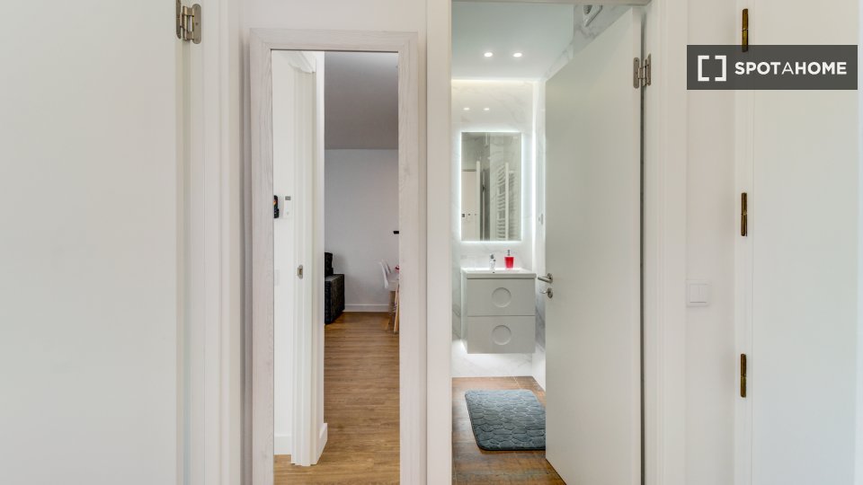 Apartment Lisbon, 1 bed, 60m² — photo 18