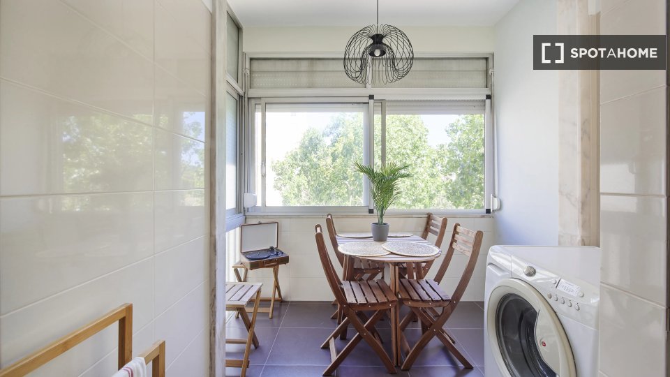 Double room Lisbon, 5 beds — photo 18