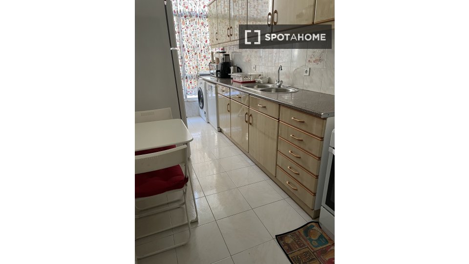 Apartment Lisbon, 3 beds, 90m² — photo 8