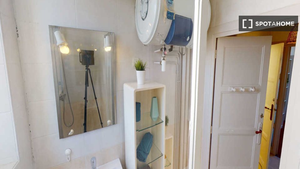 Double room Lyon, 3 beds, 60m² — photo 5