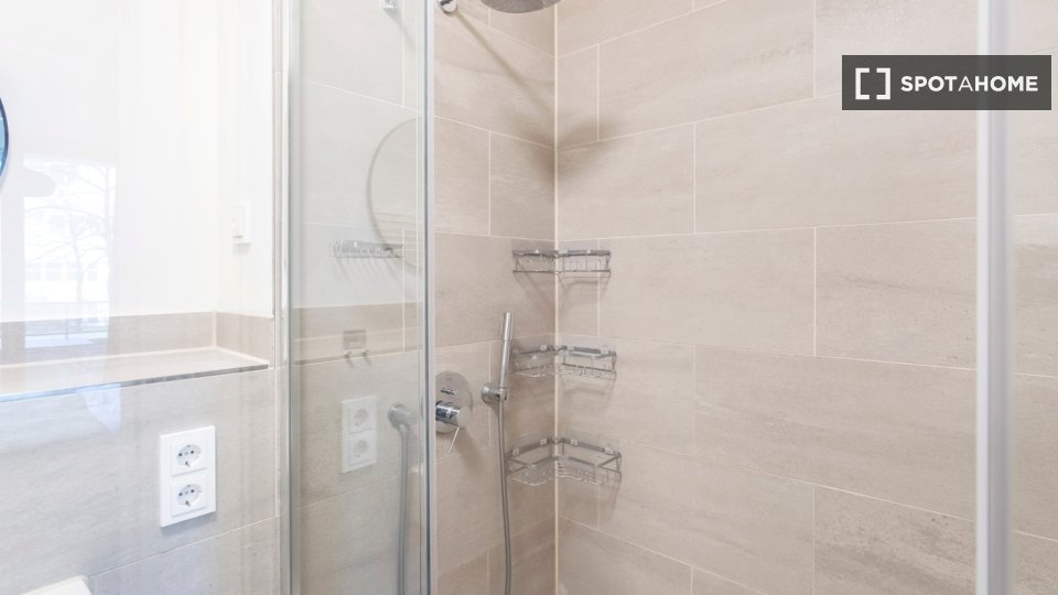 Apartment Berlin, 2 beds, 81m² — photo 18