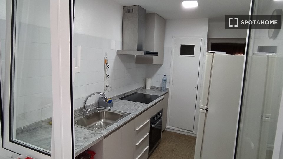 Apartment Valencia, 3 beds, 76m² — photo 34