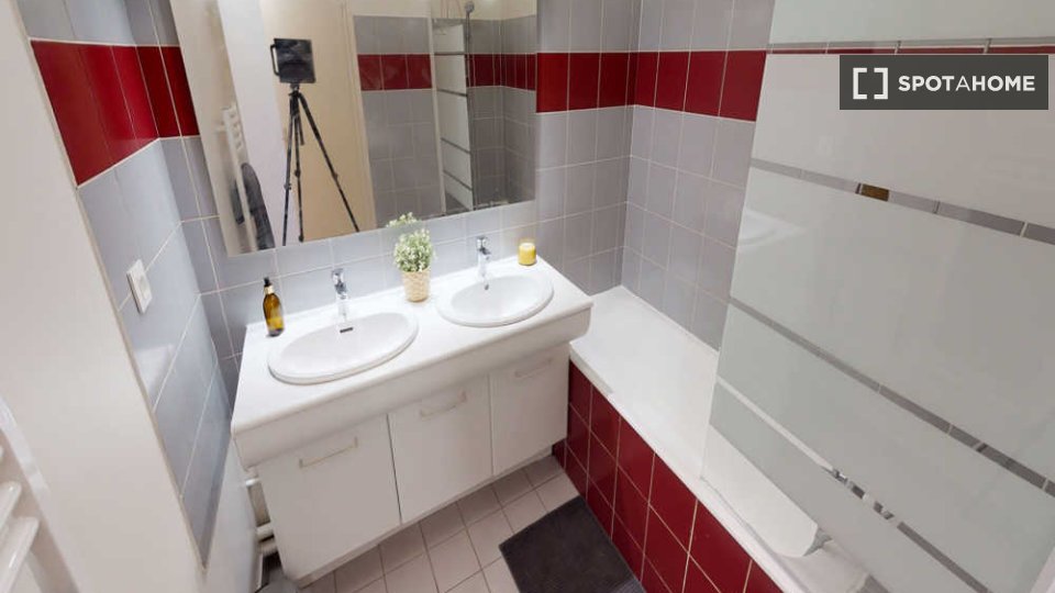 Double room Lyon, 5 beds, 90m² — photo 15