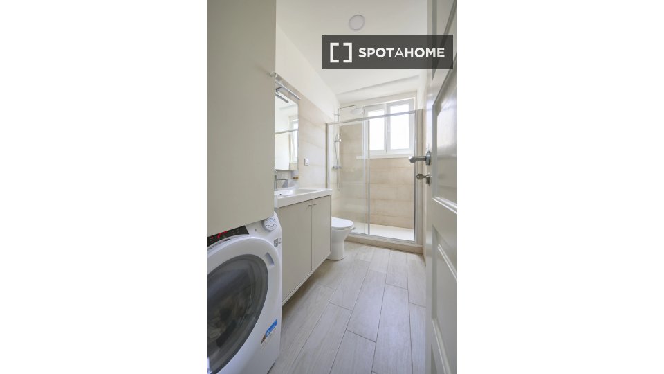 Double room Lisbon, 7 beds — photo 18