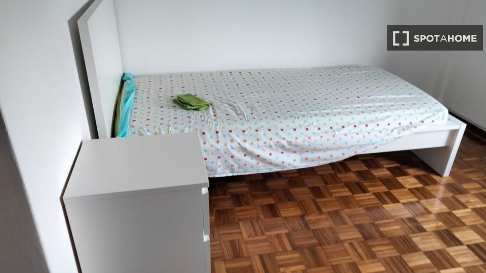 Room 6 guests, with wifi