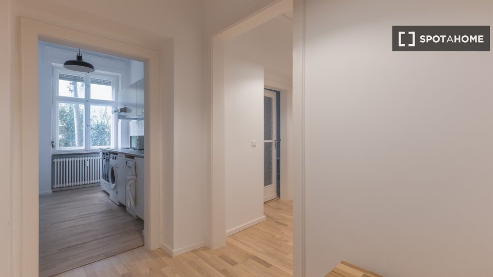 Double room Berlin, 8 beds, 49m² — photo 2