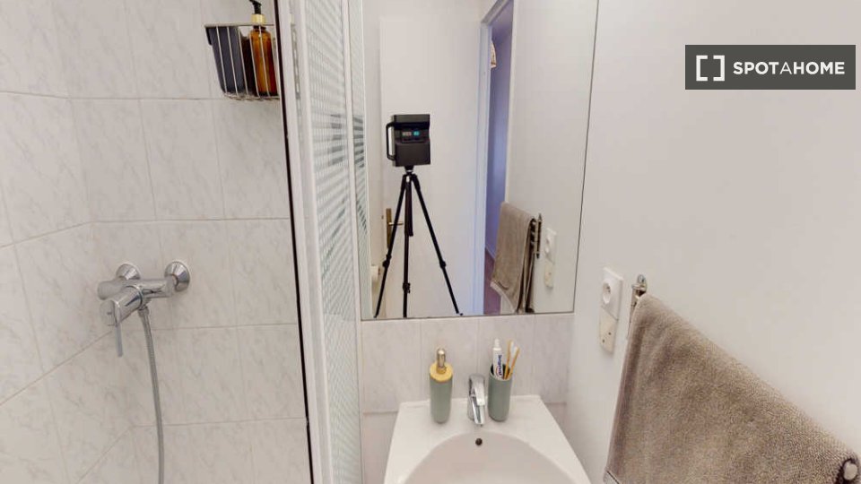 Double room Paris, 4 beds, 80m² — photo 4