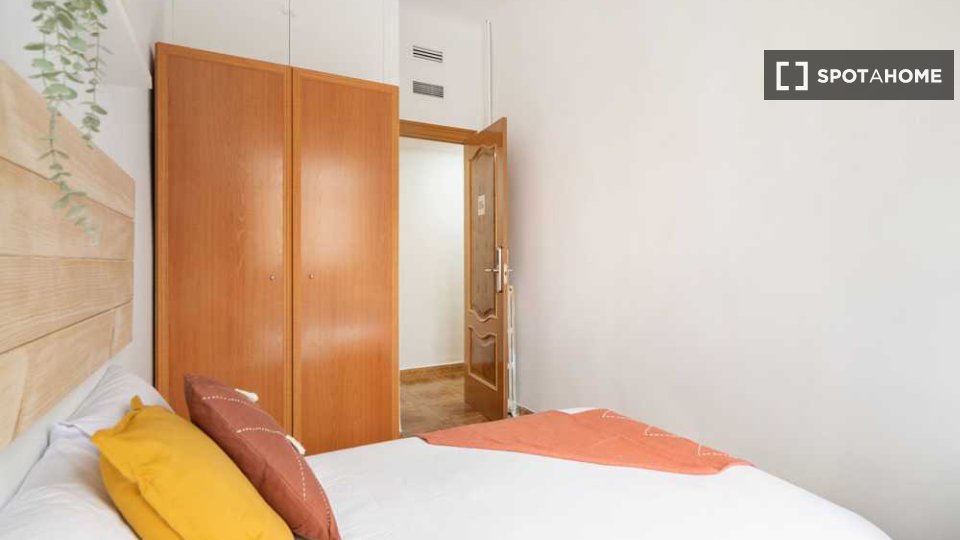 Double room Madrid, 6 beds — photo 6