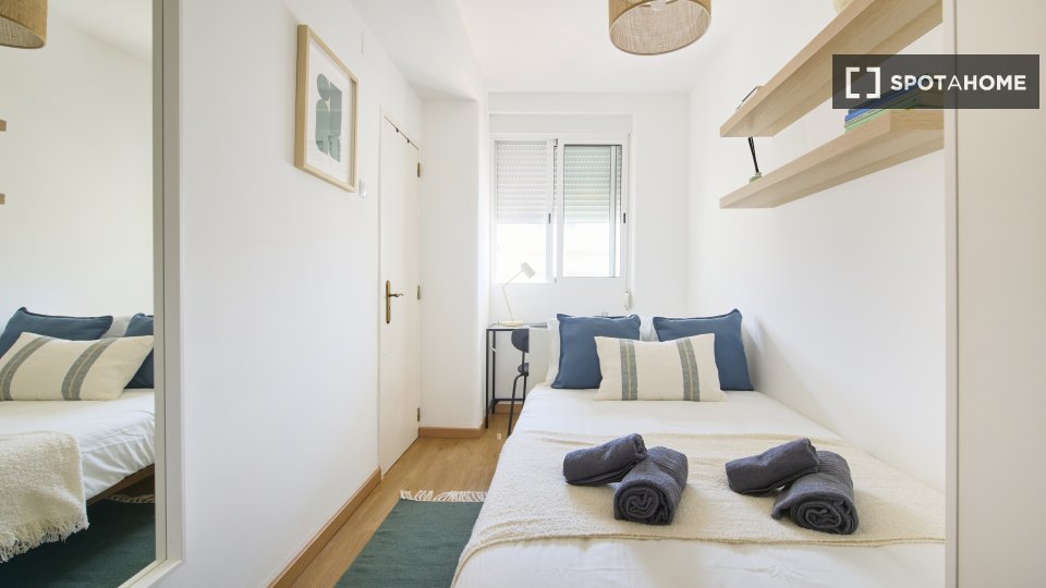 Double room Lisbon, 6 beds — photo 4