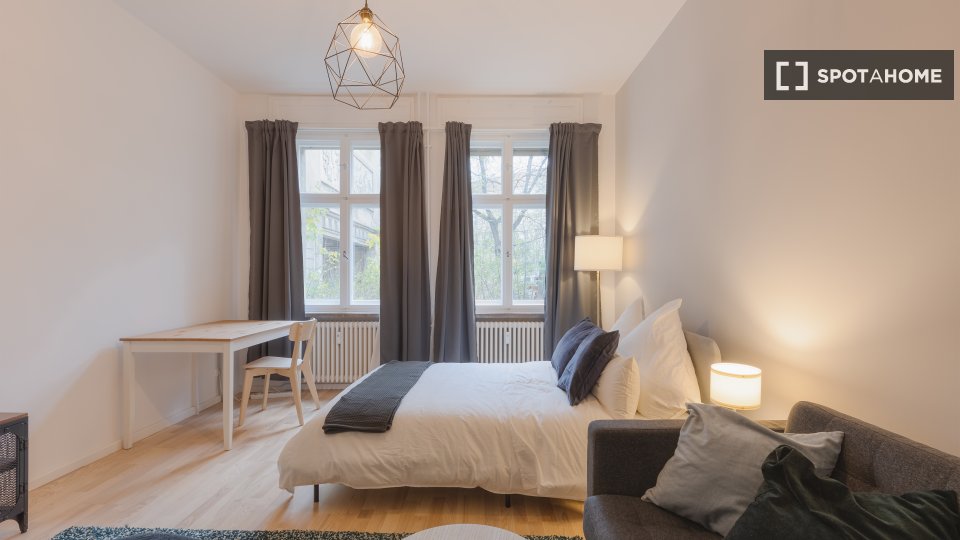 Double room Berlin, 8 beds, 49m² — photo 8