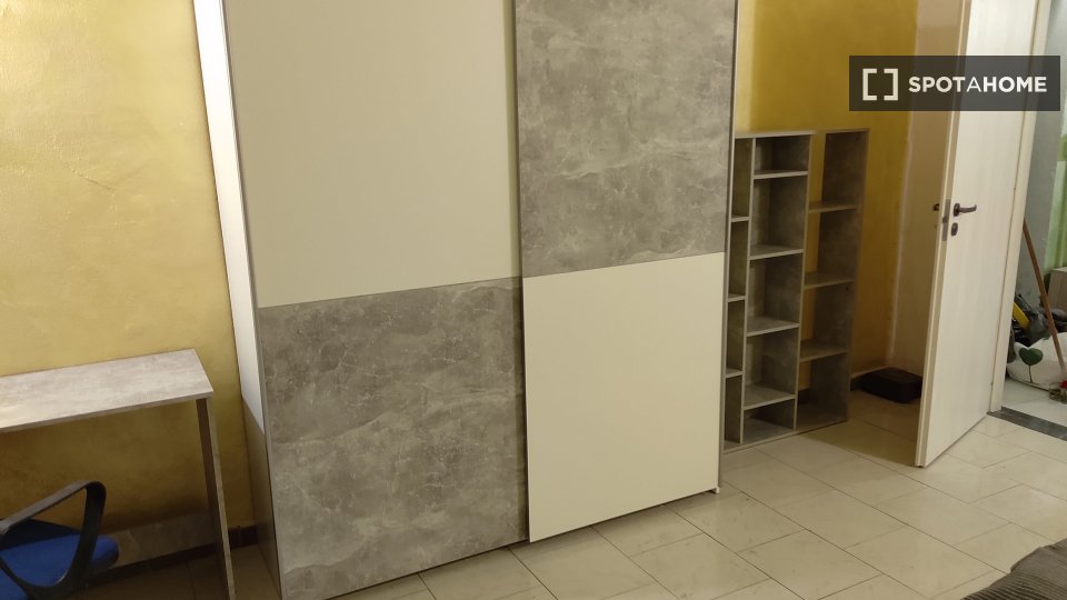 Double room Turin, 3 beds, 85m² — photo 3