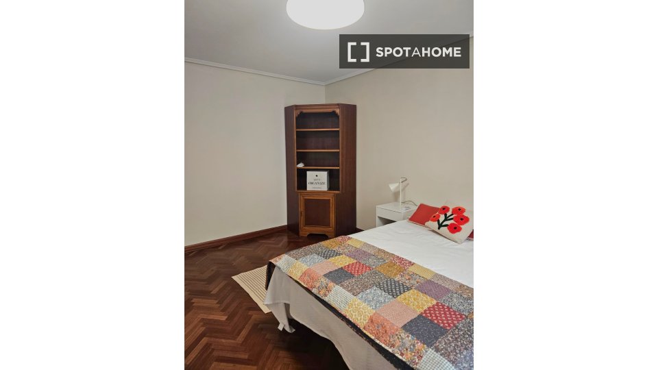 Double room Zaragoza, 4 beds, 114m² — photo 2
