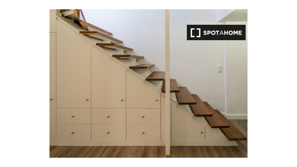 Apartment mono Lisbon, 110m² — photo 18
