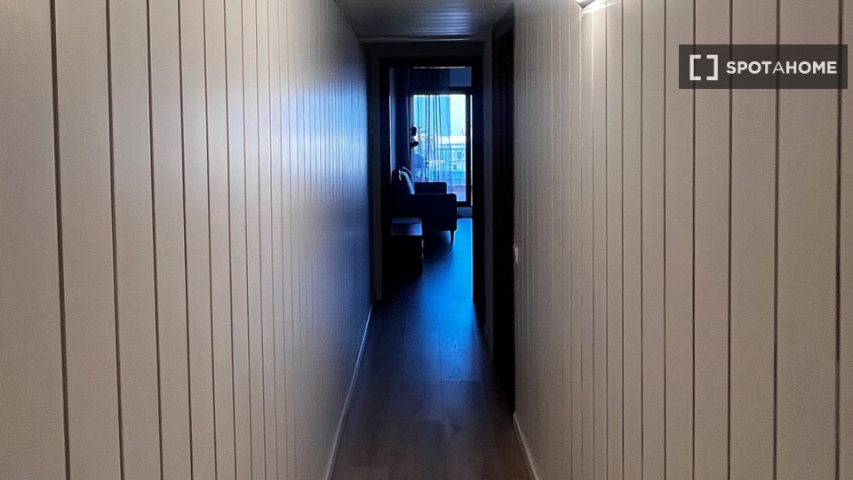 Double room Barcelona, 2 beds, 61m² — photo 3