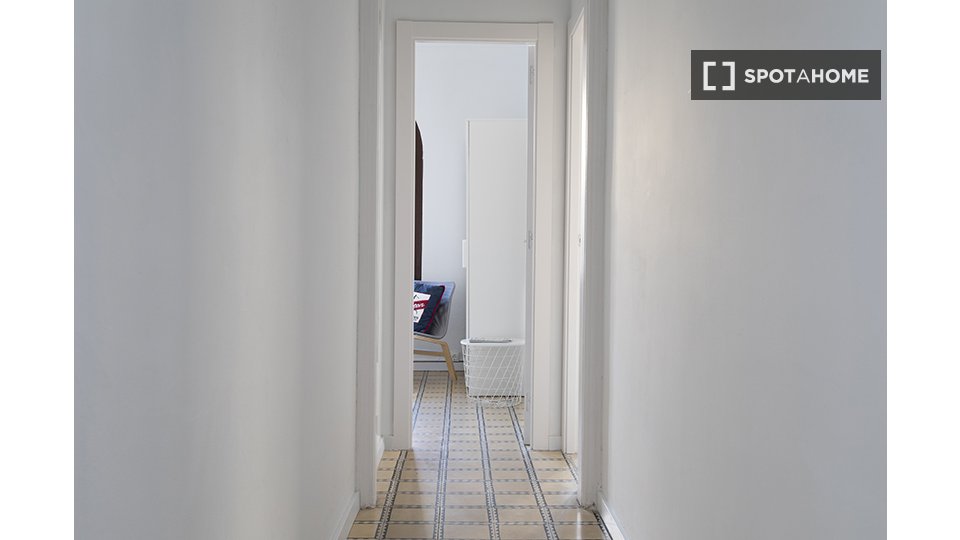 Double room Barcelona, 4 beds, 75m² — photo 4