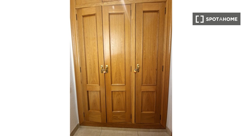 Double room Valencia, 5 beds, 160m² — photo 48