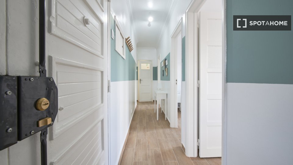 Double room Lisbon, 4 beds — photo 3