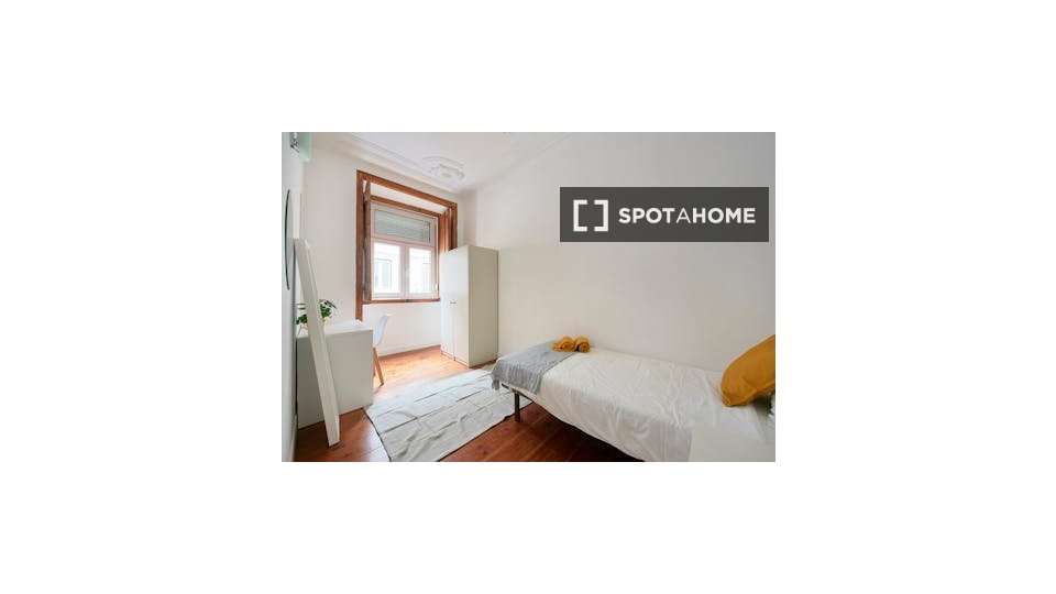 Double room Lisbon, 9 beds — photo 18