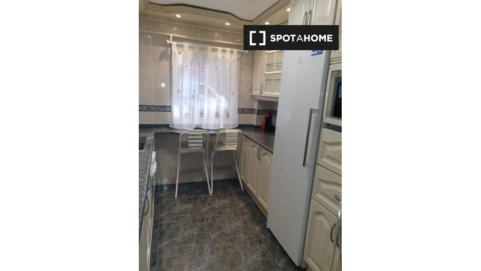Double room Madrid, 4 beds, 90m² — photo 6