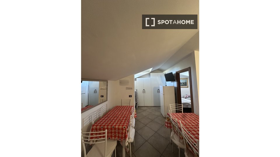 Double room Milan, 4 beds — photo 18