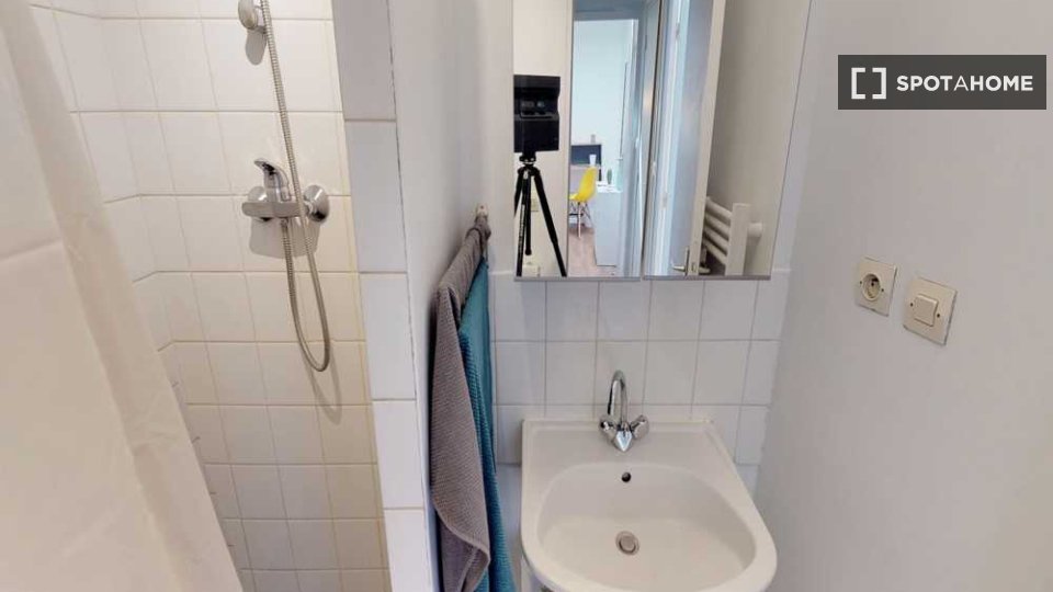 Double room Lyon, 3 beds, 60m² — photo 5