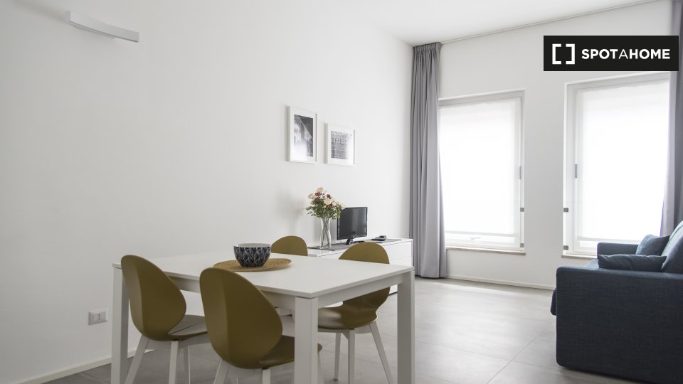 Apartment Milan, 1 bed, 67m² — photo 1