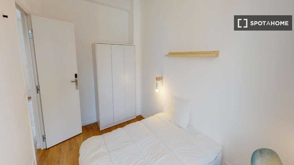Double room Paris, 11 beds, 190m² — photo 22
