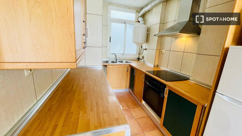Apartment Valencia, 3 beds, 69m² — photo 2