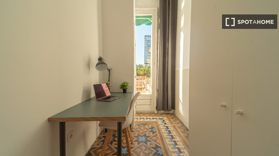 Double room Barcelona, 10 beds, 180m² — photo 1