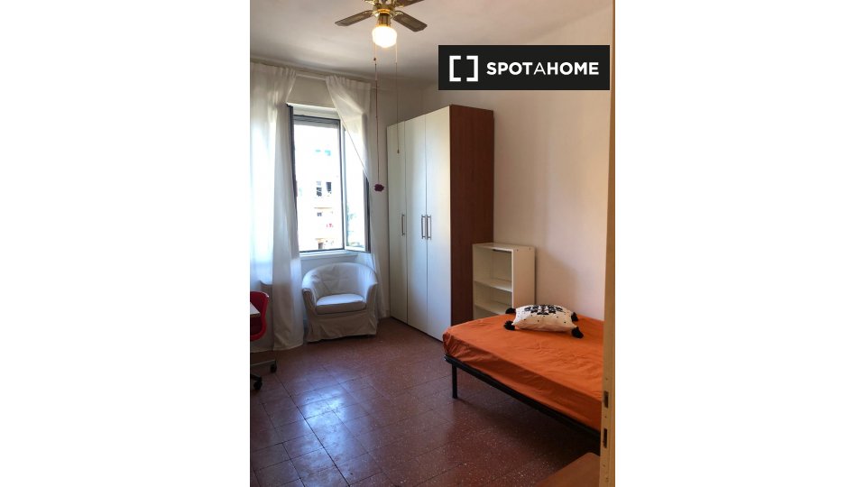 Double room Rome, 3 beds, 80m² — photo 18