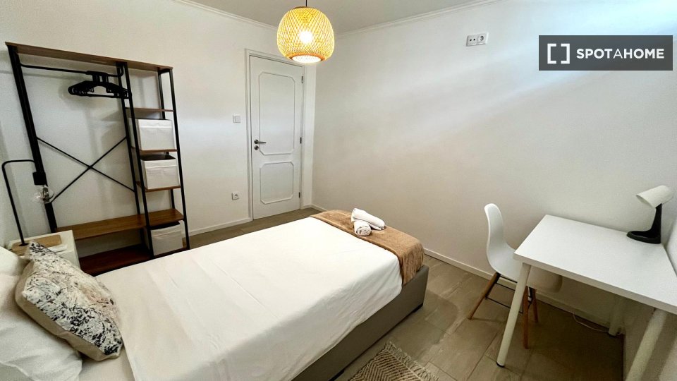 Double room Porto, 3 beds, 85m² — photo 20
