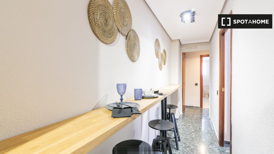 Double room Valencia, 5 beds, 110m² — photo 12