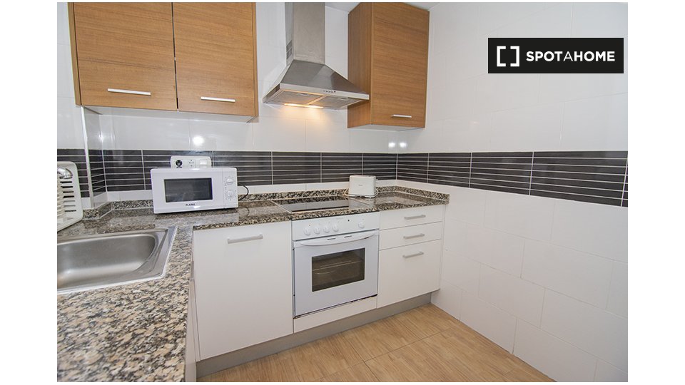 Double room Valencia, 3 beds, 90m² — photo 16